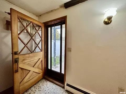 1902 34th St, Moline, IL 61265 photo 3