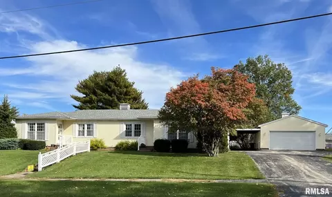 817 N Center Ave, Galva, IL 61434