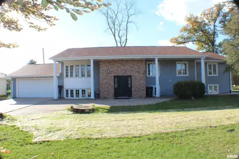 3706 44th St, Rock Island, IL 61201