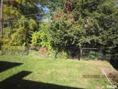 948 40th St, Moline, IL 61265 photo 25