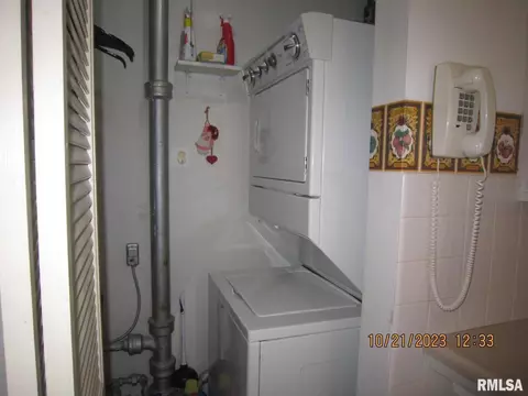 948 40th St, Moline, IL 61265 photo 19