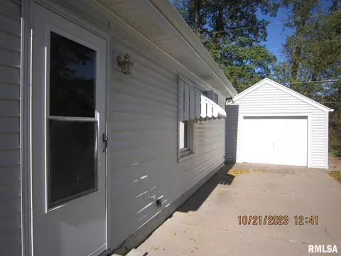 948 40th St, Moline, IL 61265 photo 22