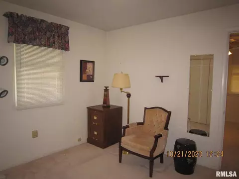 948 40th St, Moline, IL 61265 photo 10