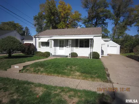 948 40th St, Moline, IL 61265