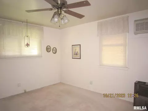 948 40th St, Moline, IL 61265 photo 13