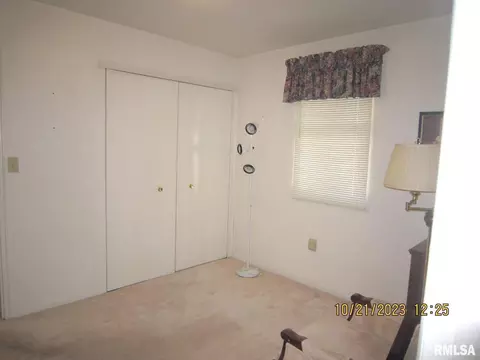 948 40th St, Moline, IL 61265 photo 11