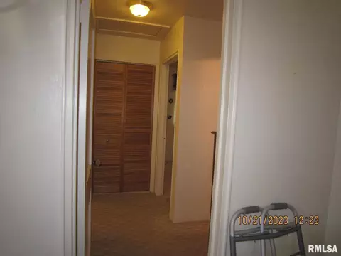 948 40th St, Moline, IL 61265 photo 6