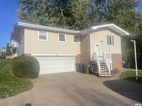 530 N 30th Ave, Clinton, IA 52732