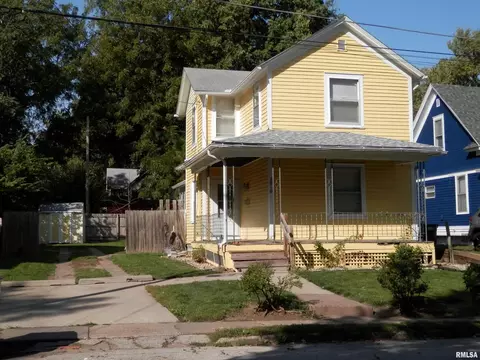 2010 Iowa St, Davenport, IA 52803