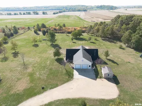 791 Bunker Hill Rd, Albany, IL 61230