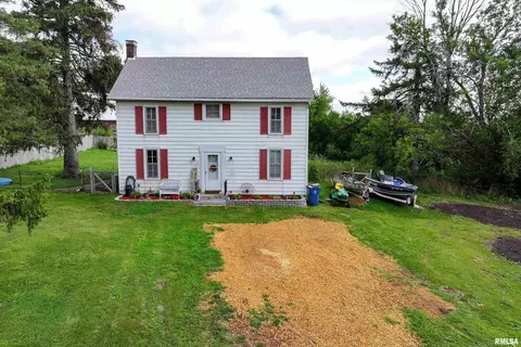 4198 Highway 136, Clinton, IA 52732