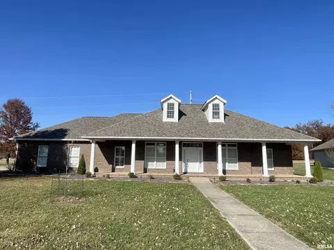 2704 Turnberry Dr, Marion, IL 62959