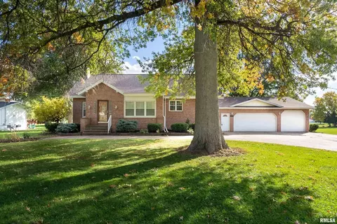 6324 Northwest Blvd, Davenport, IA 52806