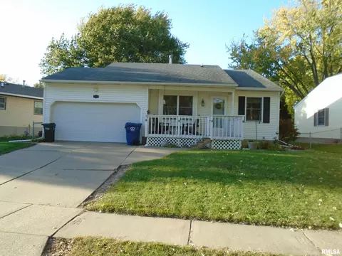 2036 E Rusholme St, Davenport, IA 52803