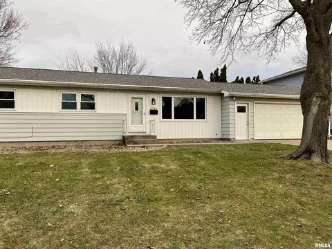 2944 9 12 St, East Moline, IL 61244