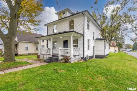 254 45th St, Moline, IL 61265