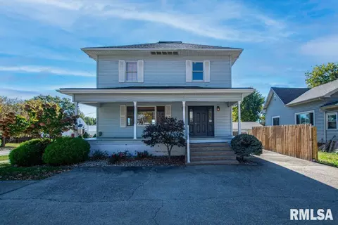 3 W Lincoln St, Harrisburg, IL 62946