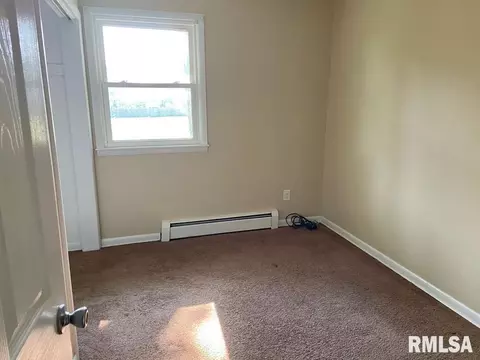 1130 11th St, Silvis, IL 61282 photo 5