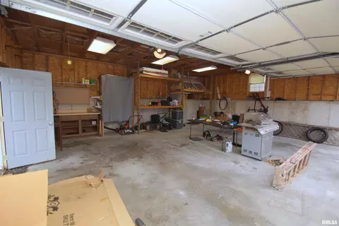 2113 12th St, Moline, IL 61265 photo 18