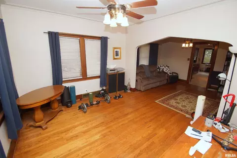 2113 12th St, Moline, IL 61265 photo 4