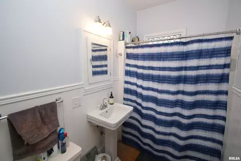 2113 12th St, Moline, IL 61265 photo 11