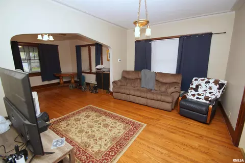 2113 12th St, Moline, IL 61265 photo 5