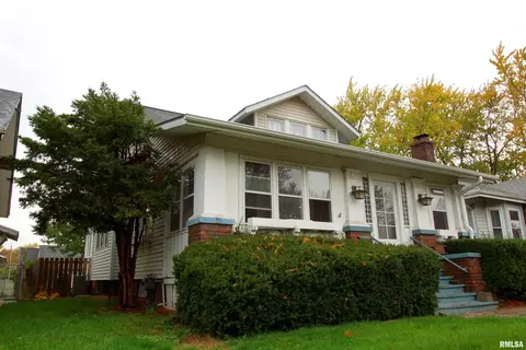 2113 12th St, Moline, IL 61265