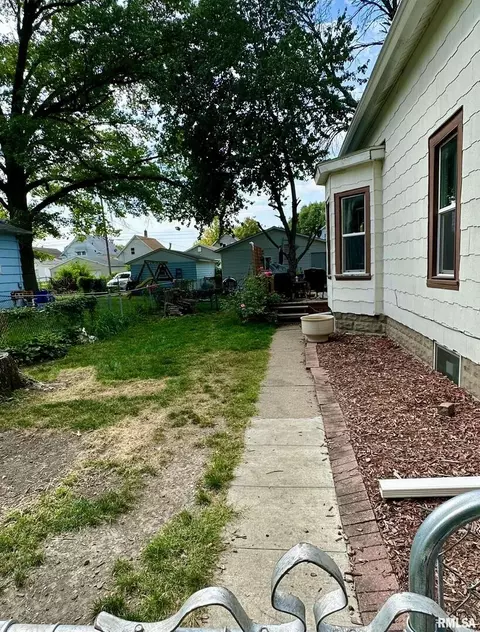 1815 4th St, Moline, IL 61265 photo 3