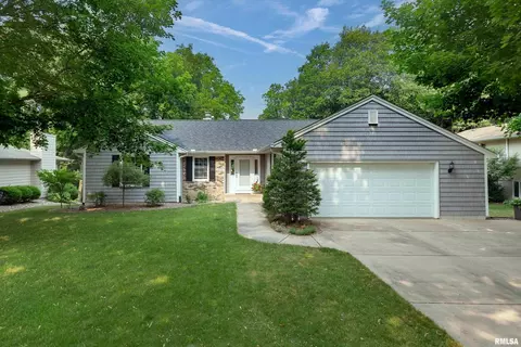 606 E 6th St, Coal Valley, IL 61240