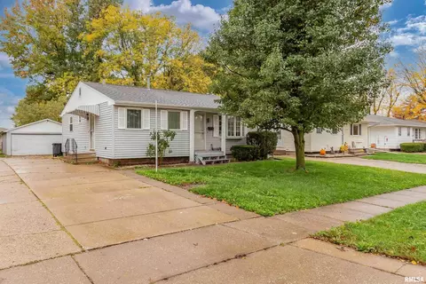 4822 45th Ave, Moline, IL 61265