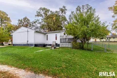 310 E North St, Cambridge, IL 61238 photo 6