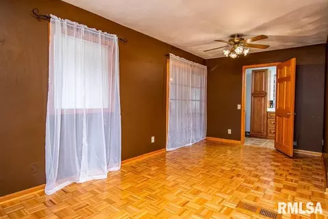 310 E North St, Cambridge, IL 61238 photo 19