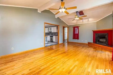 310 E North St, Cambridge, IL 61238 photo 13