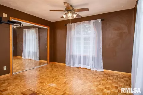 310 E North St, Cambridge, IL 61238 photo 17