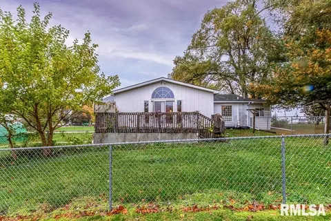 310 E North St, Cambridge, IL 61238 photo 5