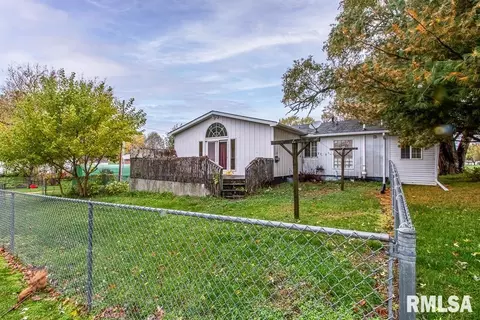 310 E North St, Cambridge, IL 61238 photo 4