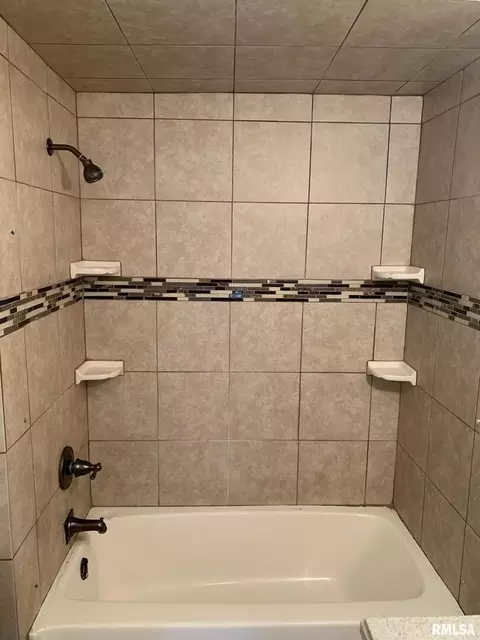1177 26th St #A, Moline, IL 61265 photo 33