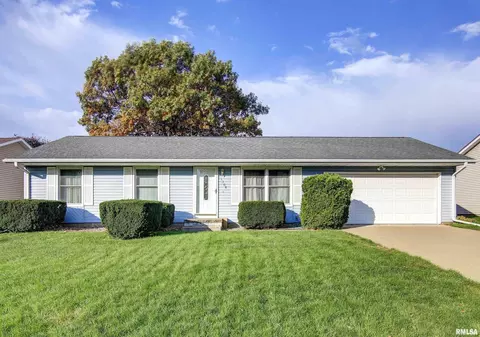 1308 9th St NW, Clinton, IA 52732