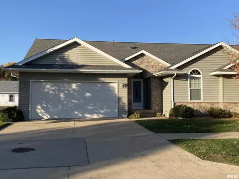 729 Bluestem Ln, Geneseo, IL 61254