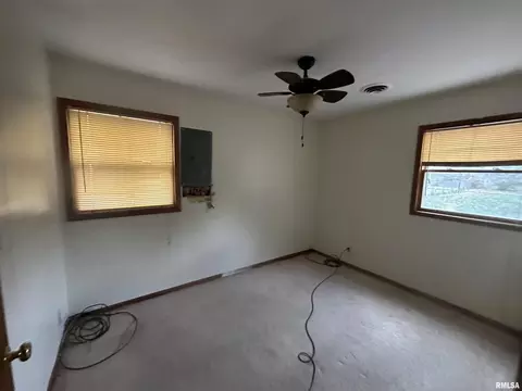 241 4th St E, Milan, IL 61264 photo 9