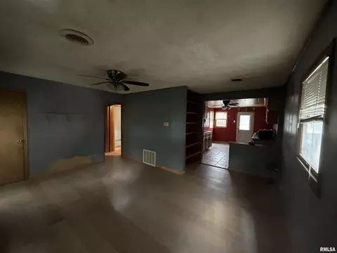 241 4th St E, Milan, IL 61264 photo 7