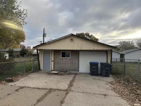 241 4th St E, Milan, IL 61264 photo 3