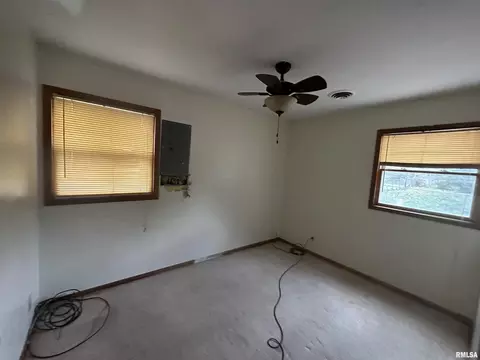 241 4th St E, Milan, IL 61264 photo 10