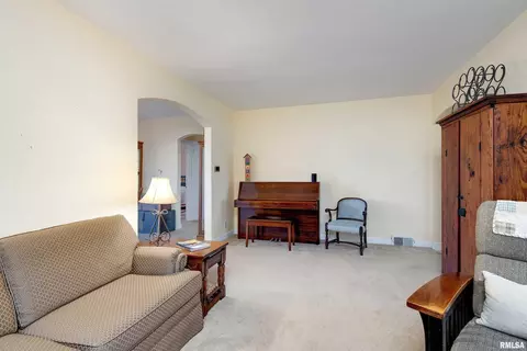 2811 24th Ave, Moline, IL 61265 photo 6