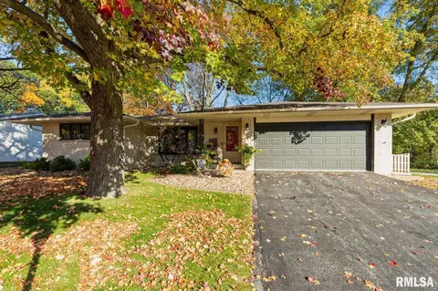 5215 34th Ave, Moline, IL 61265