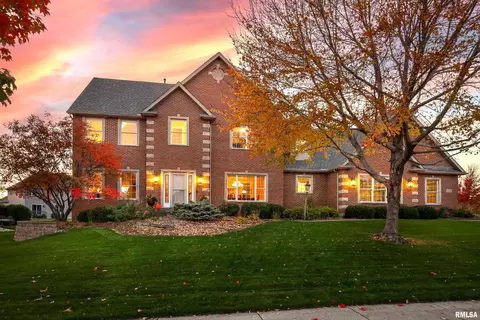 6328 Patrick Pointe Rd, Davenport, IA 52807
