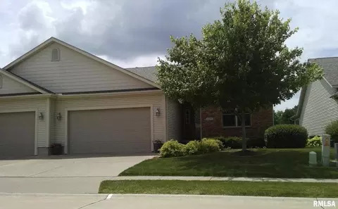 2859 Villa Ct, Bettendorf, IA 52722