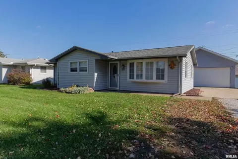 2403 12th St, Silvis, IL 61282 photo 2