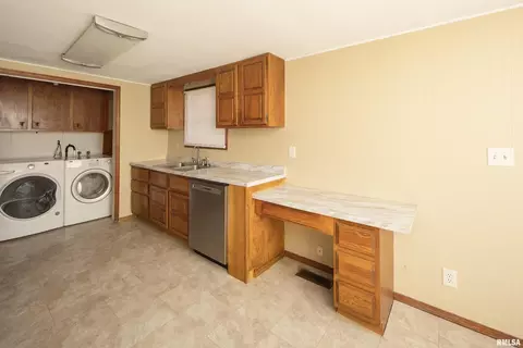 2403 12th St, Silvis, IL 61282 photo 12