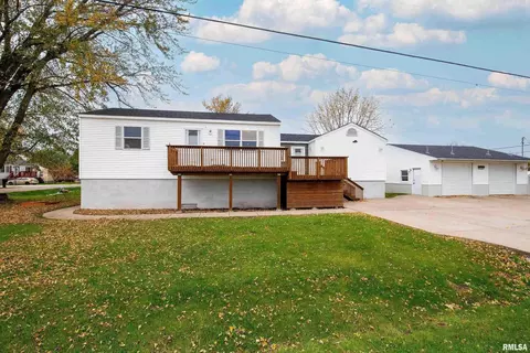 918 172nd St N, East Moline, IL 61244